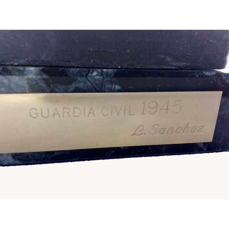 ESCULTURA GUARDIA CIVIL 1945